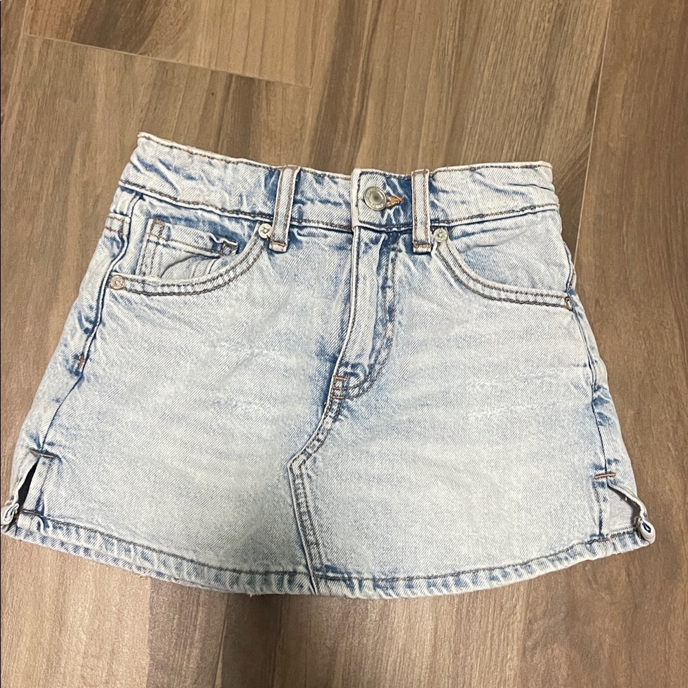 EUC Zara Light Blue Denim Skort size 9